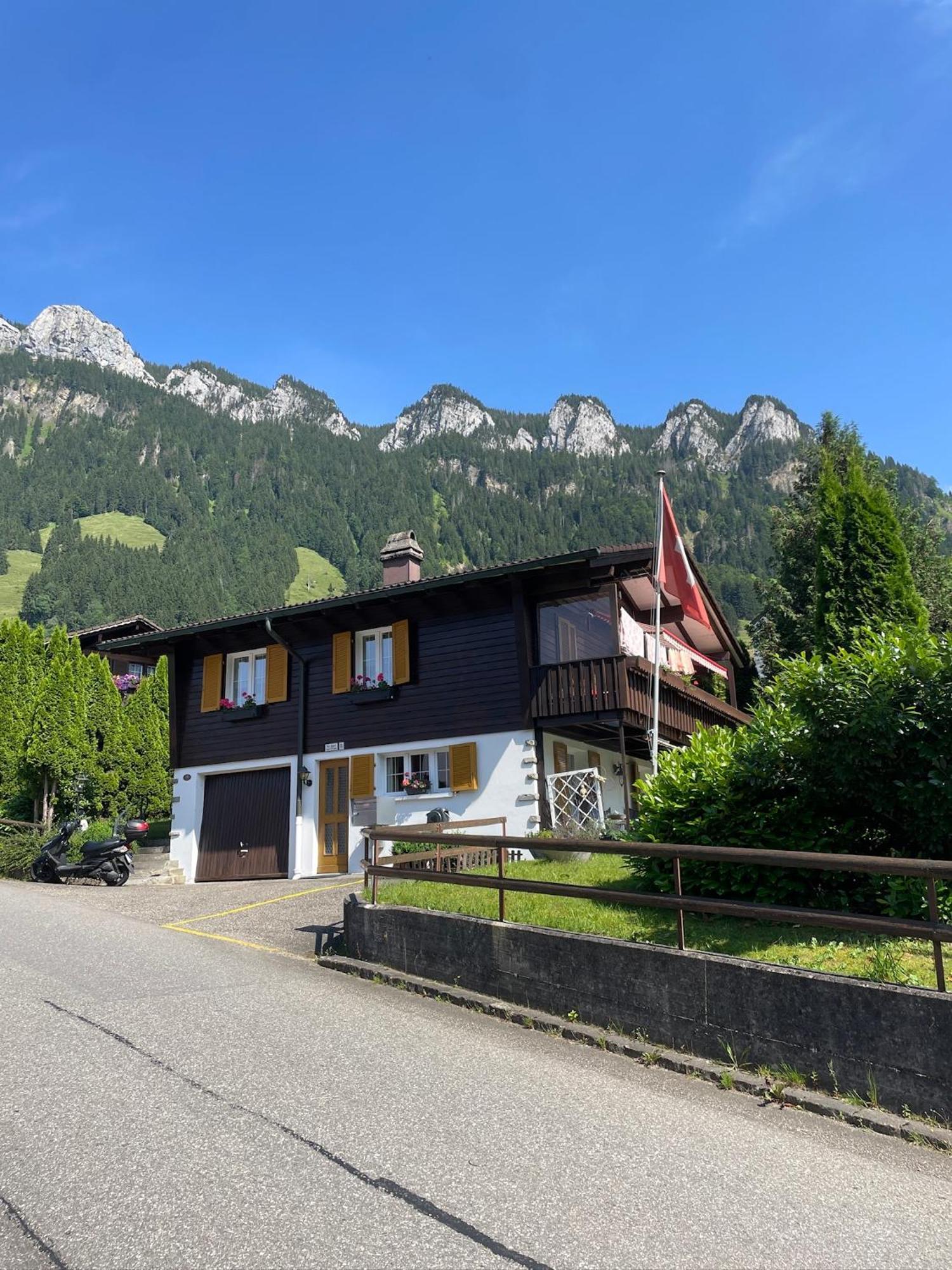 Free Spirit Chalet Fluehli Exterior photo